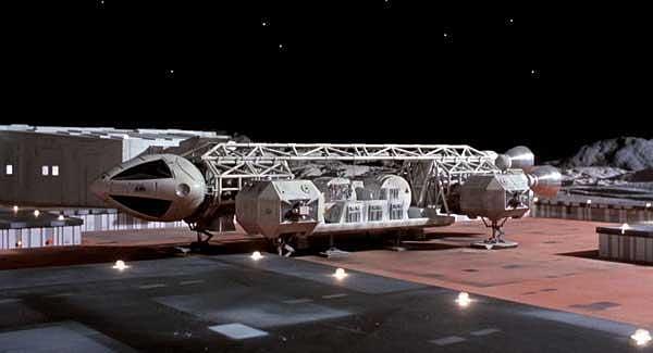 Aguila, nave espacial en la Base Lunar Alfa de Espacio 1999